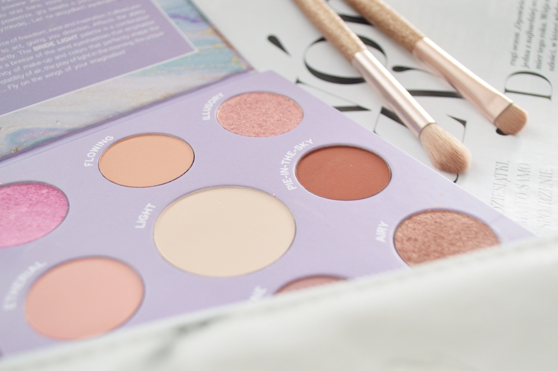 jak wyczyścić paletę cieni